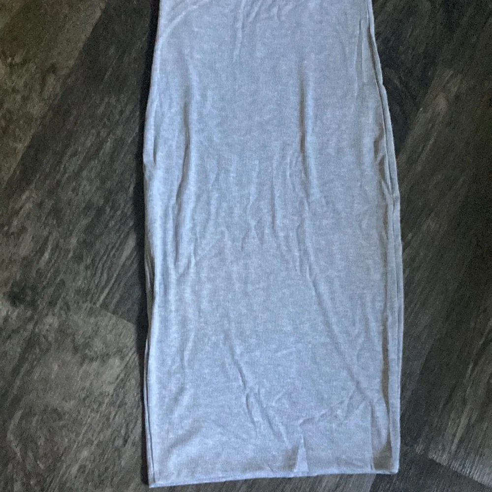 NWT Off Shoulder Ribbed Bodycon MIDI in Heather Gray - Picture 9 of 11